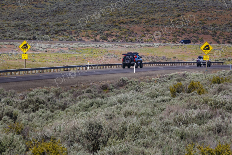 4% Grade gradiant safety warning signs in Interstate 90, Washington state.