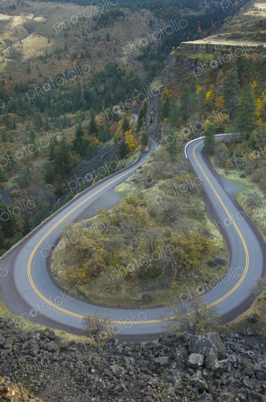 A loop in the Columbia River Highway from Rowena Crest, Columbia River Gorge National…