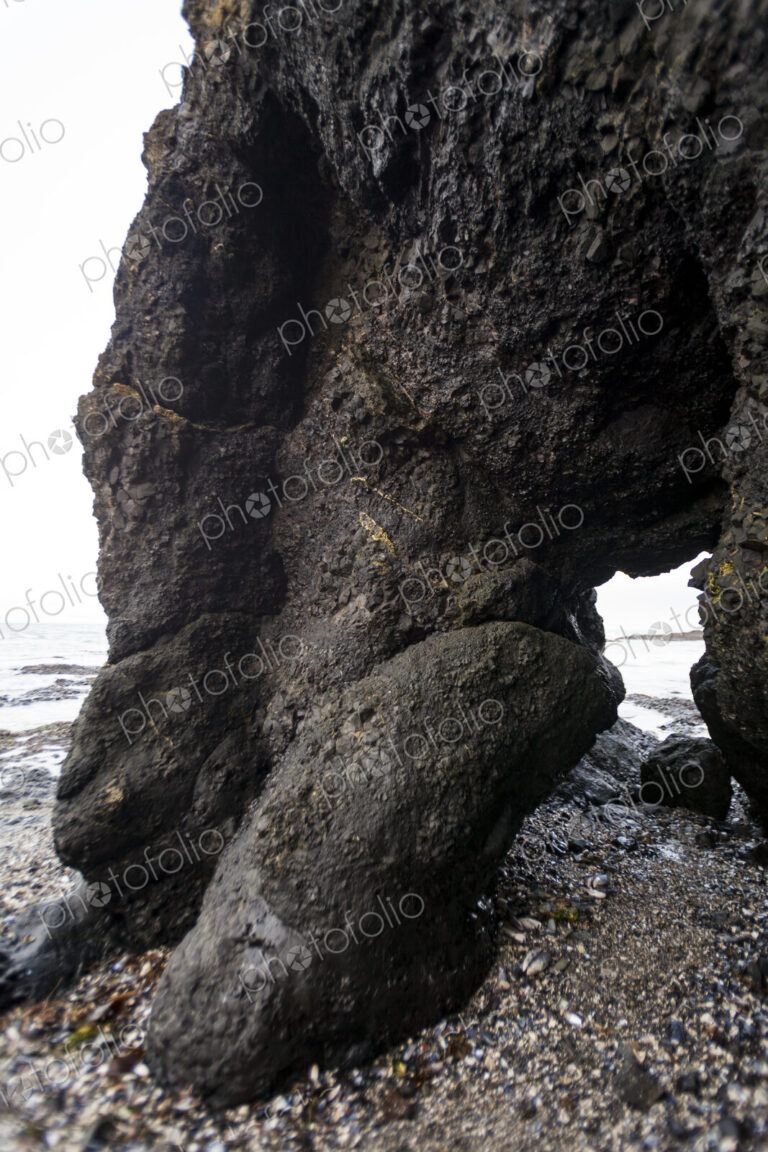 A sea arch on the cliffs and coastline of Salt Creek Recreation Area.