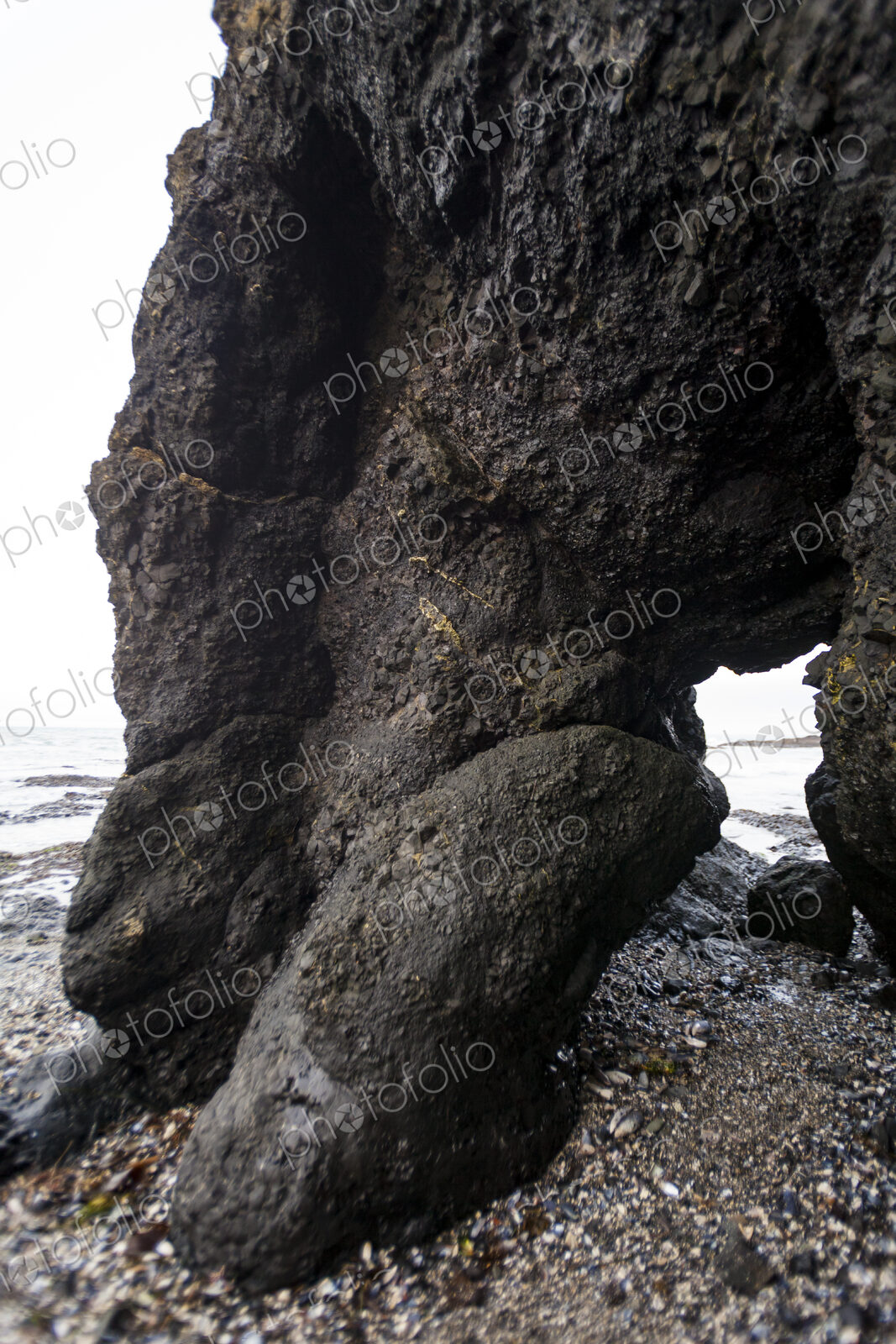 A sea arch on the cliffs and coastline of Salt Creek Recreation Area.
