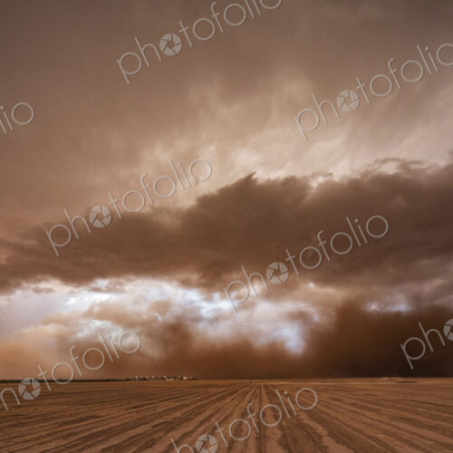 A supercell storm, a severe warning weather event, dark clouds in the sky.