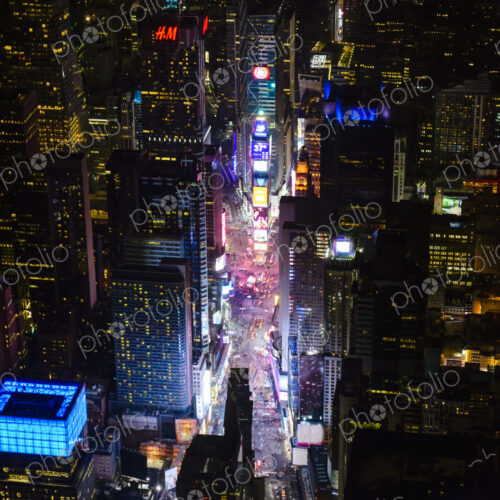 Aerial view of Manhattan cityscape at night, New York, United States Aerial view of Manhattan cityscape at night, New York, United States