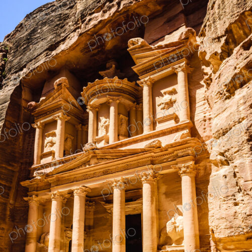 Al Khazneh building carved into cliff face, Petra, Jordan, Jordan Al Khazneh building carved into cliff face, Petra, Jordan, Jordan