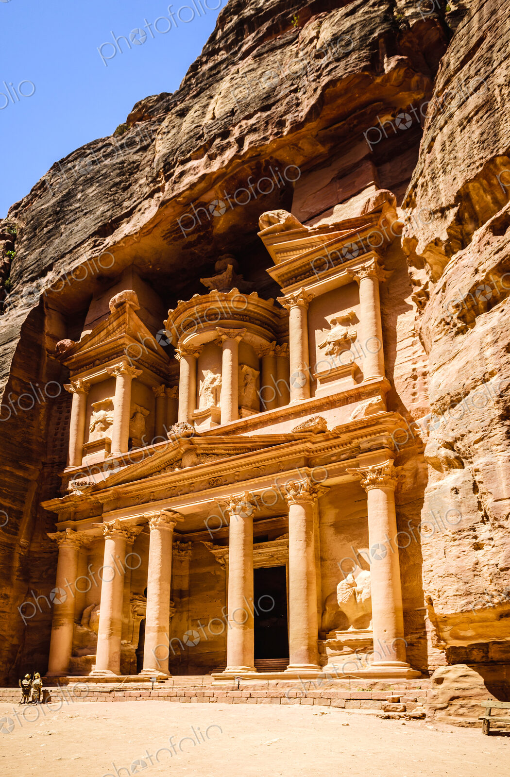 Al Khazneh building carved into cliff face, Petra, Jordan, Jordan