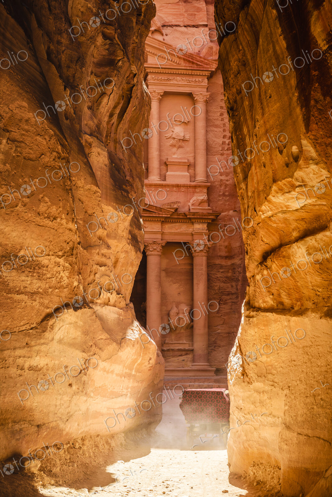 Al Khazneh building carved into cliff face, Petra, Jordan, Jordan