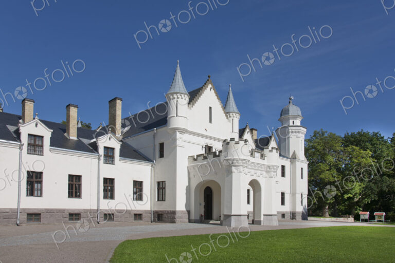 Alatskivi Castle Exterior