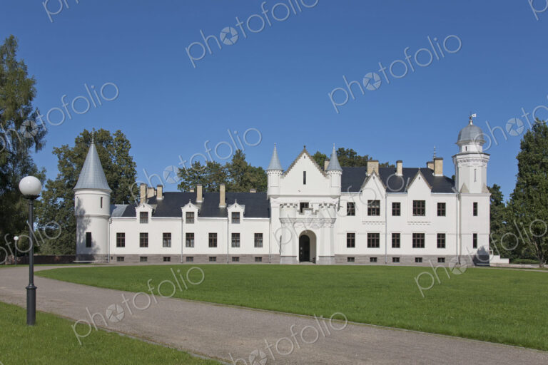 Alatskivi Castle Exterior