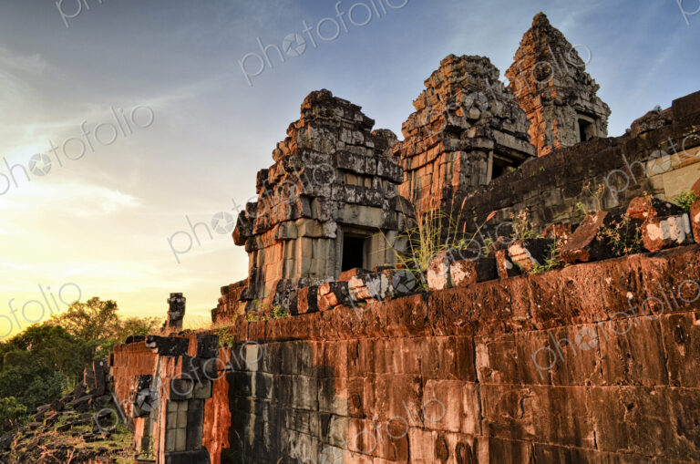 Ankor Wat, a 12th century historic Khmer temple and UNESCO world heritage site. Arches…