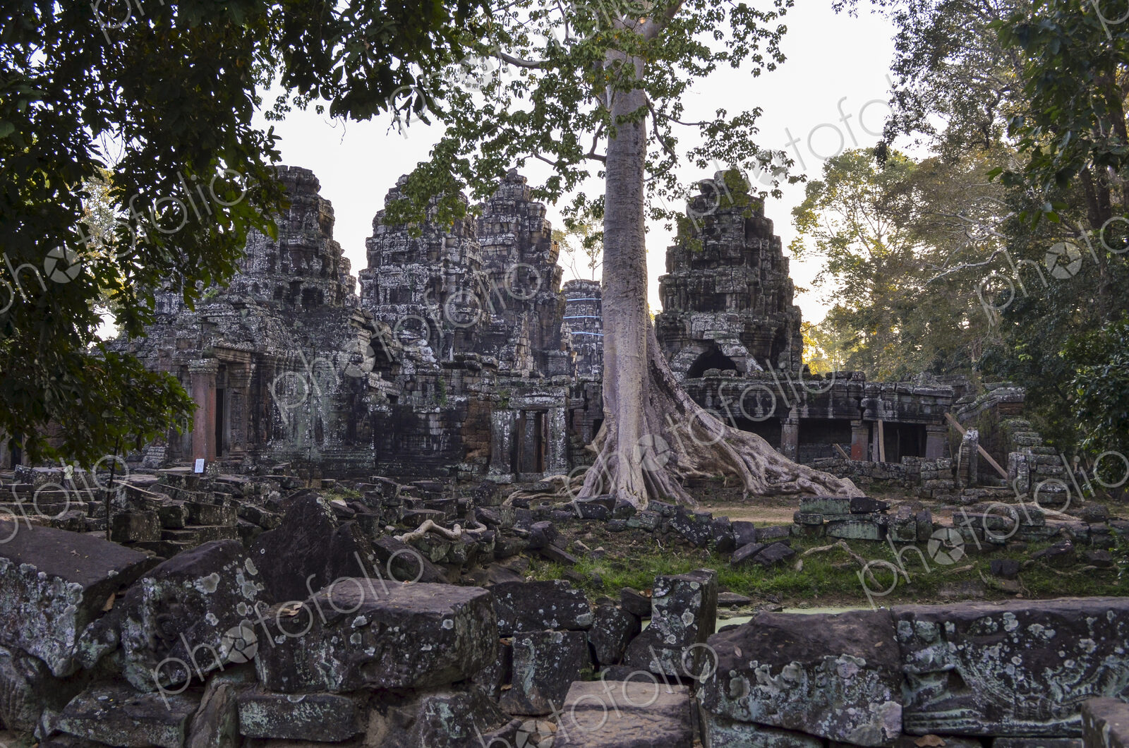 Ankor Wat, a 12th century historic Khmer temple and UNESCO world heritage site. Arches…