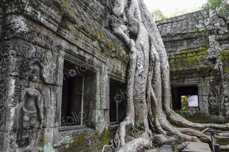 Ankor Wat, a 12th century historic Khmer temple and UNESCO world heritage site. Arches…