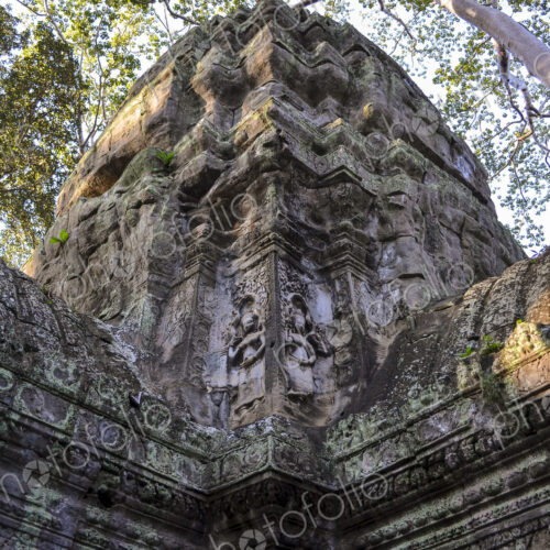Ankor Wat, a 12th century historic Khmer temple and UNESCO world heritage site. Arches… Ankor Wat, a 12th century historic Khmer temple and UNESCO world heritage site. Arches…