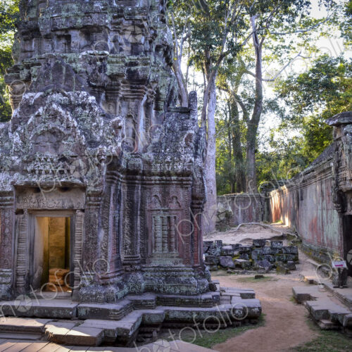 Ankor Wat, a 12th century historic Khmer temple and UNESCO world heritage site. Arches… Ankor Wat, a 12th century historic Khmer temple and UNESCO world heritage site. Arches…