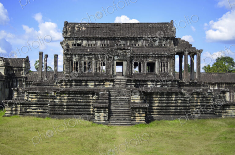 Ankor Wat, a 12th century historic Khmer temple and UNESCO world heritage site. Arches…