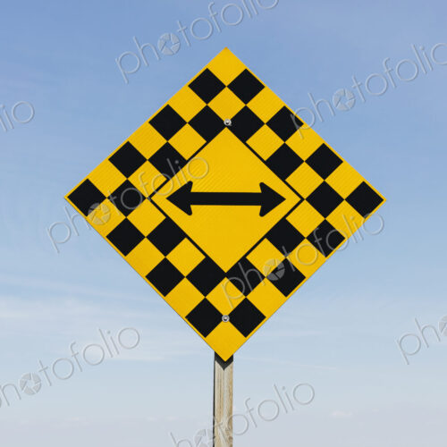 Arrow intersection sign Arrow intersection sign