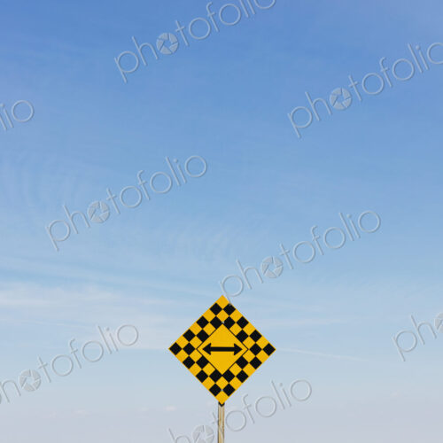 Arrow intersection sign Arrow intersection sign