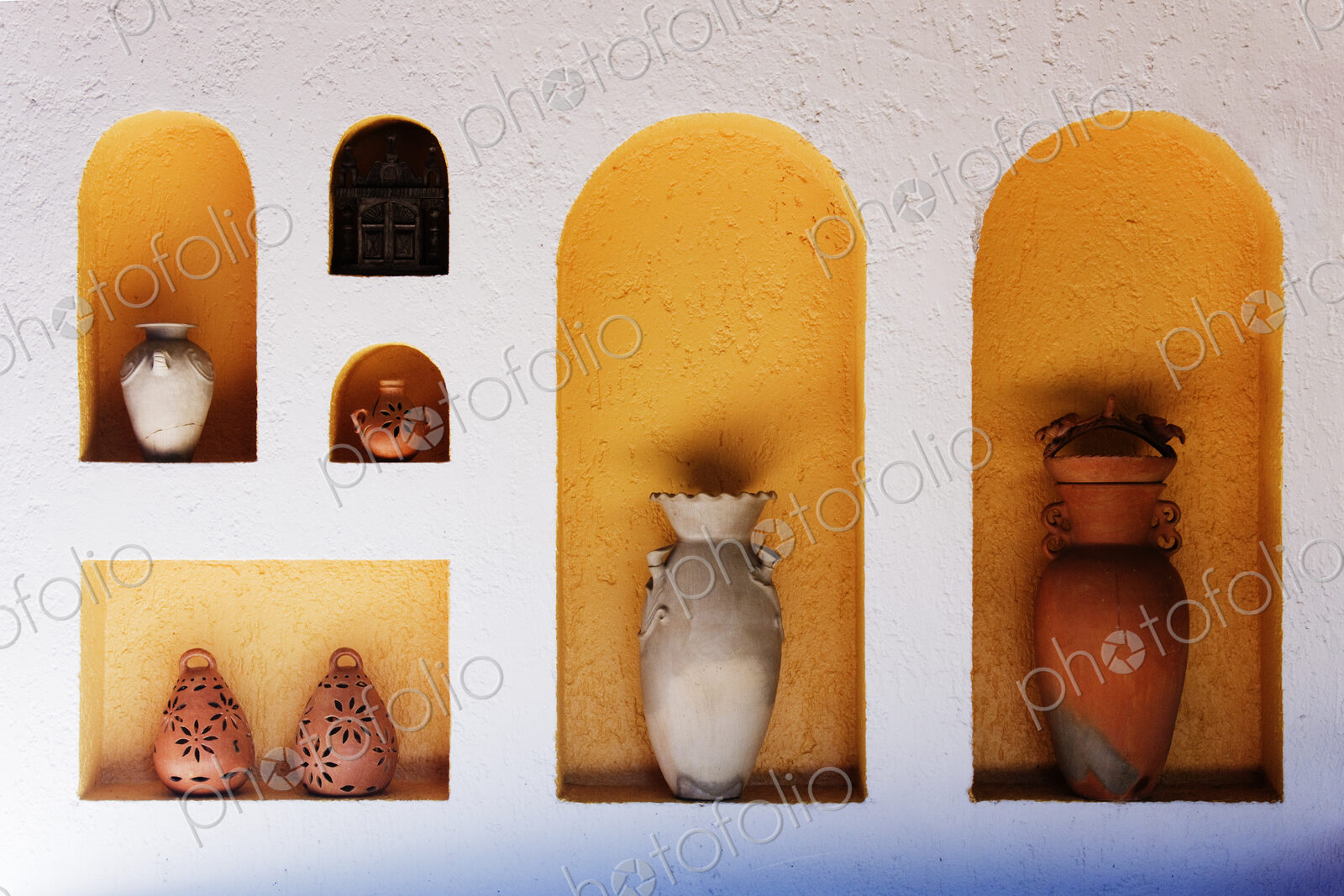 Art Niches with Pottery