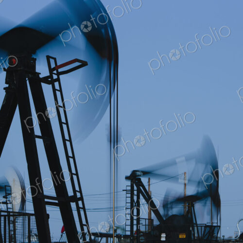 At the Midway-Sunset oil fields outside Bakersfield, crude oil is extracted from… At the Midway-Sunset oil fields outside Bakersfield, crude oil is extracted from…