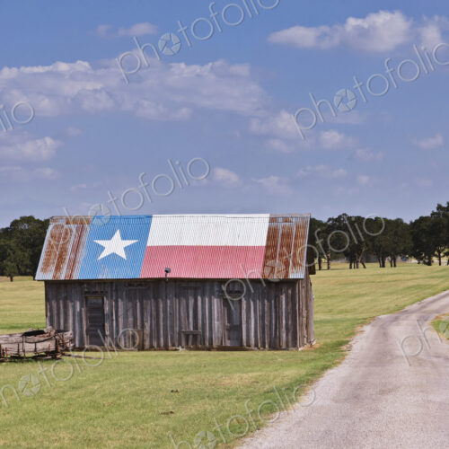 Barn Painted as the Texas Flag Barn Painted as the Texas Flag