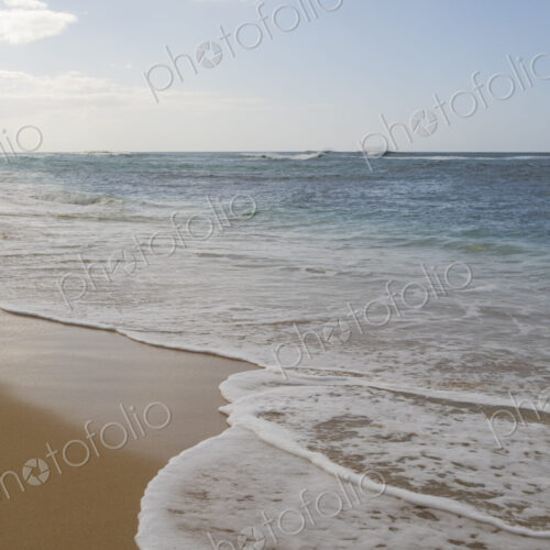 Beach and surf along Oahu's wild North Shore. Beach and surf along Oahu's wild North Shore.