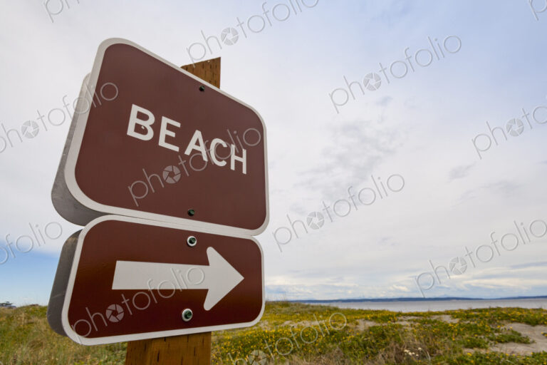 Beach sign, Fort Worden State Park, Port Townsend, an arrow sign to the beach.