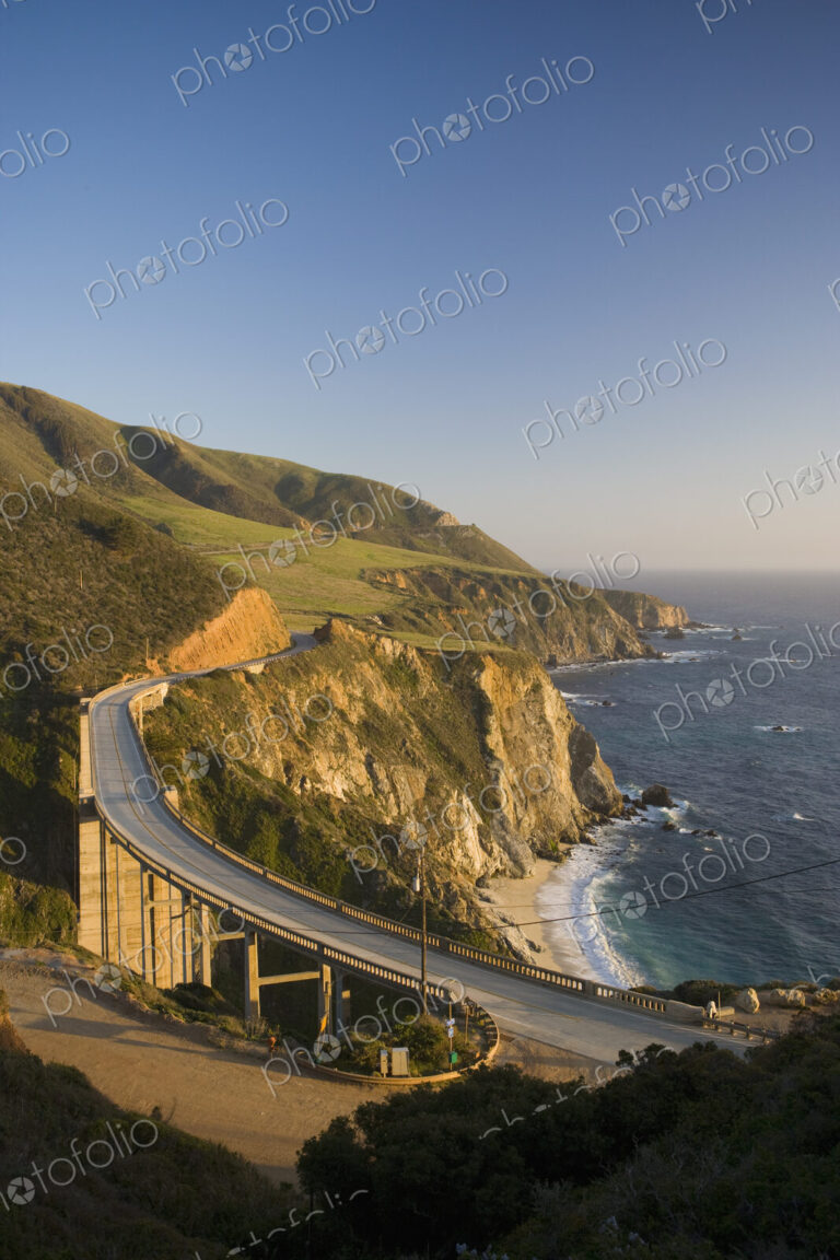 Bixby Bridge and Highway 1 along the Big Sur coast of California, USA.