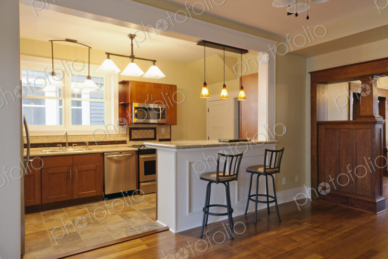 Breakfast bar in kitchen