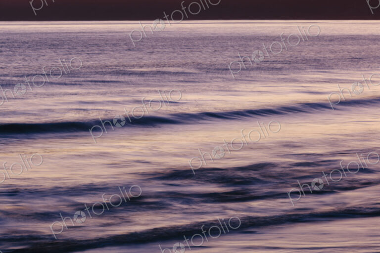 Breaking waves on the sea shore