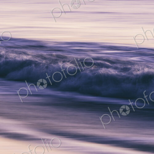 Breaking waves on the sea shore