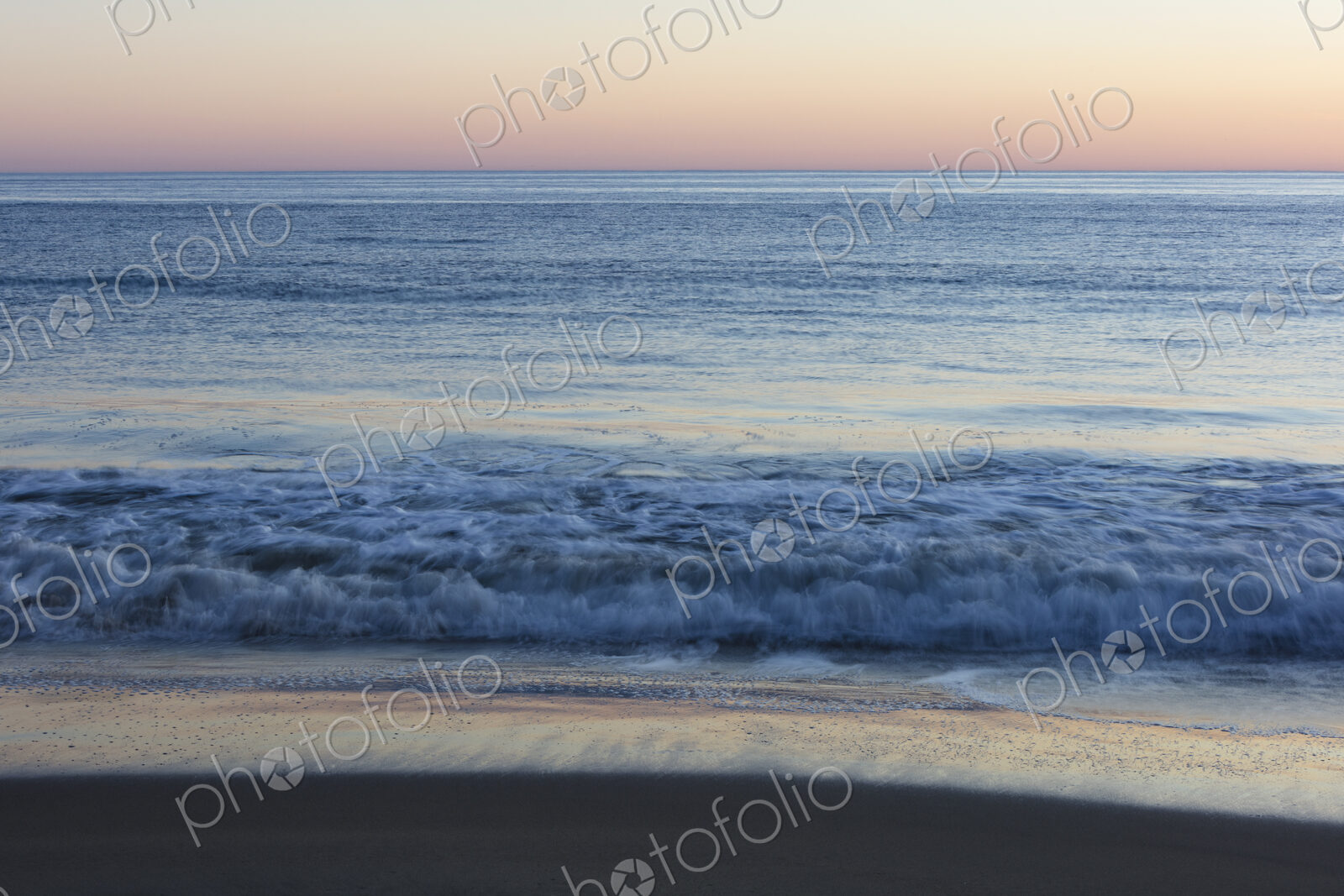 Breaking waves on the sea shore