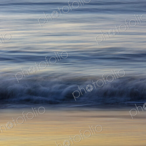 Breaking waves on the sea shore