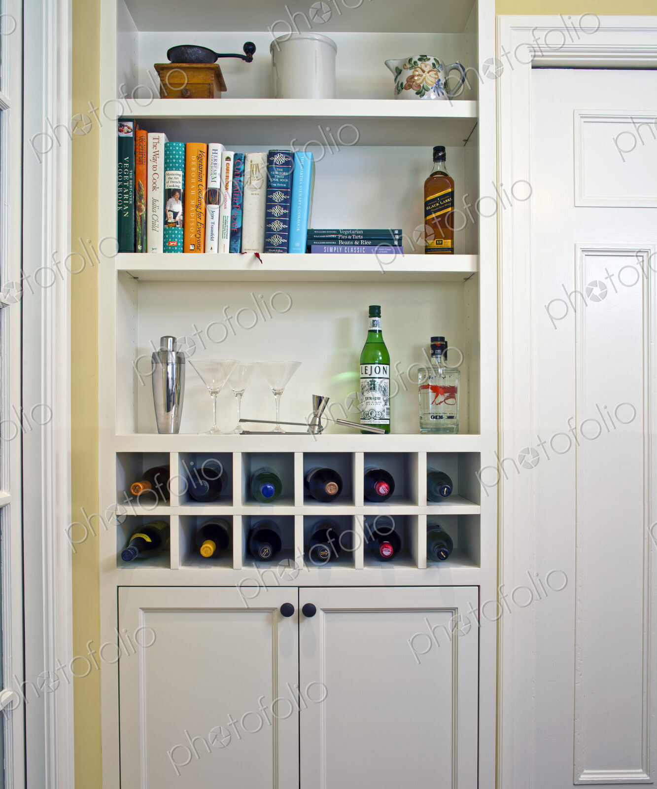 Built In Shelving And Wine Rack