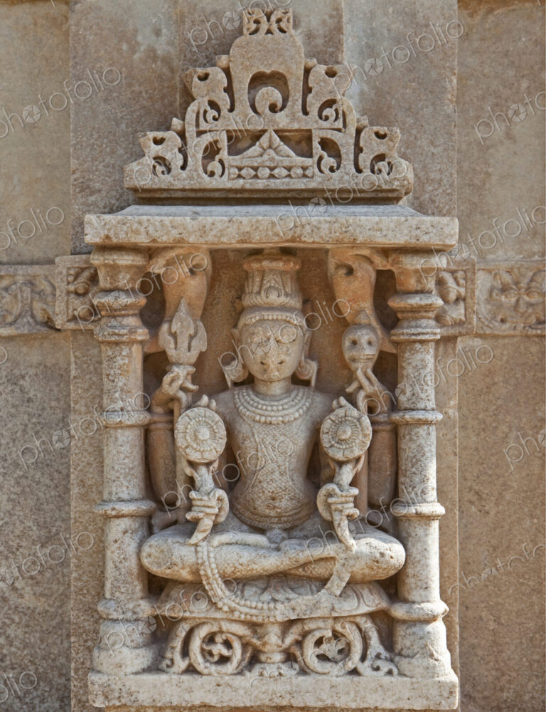 Carving at Sas-Bahu Temple at Eklingji