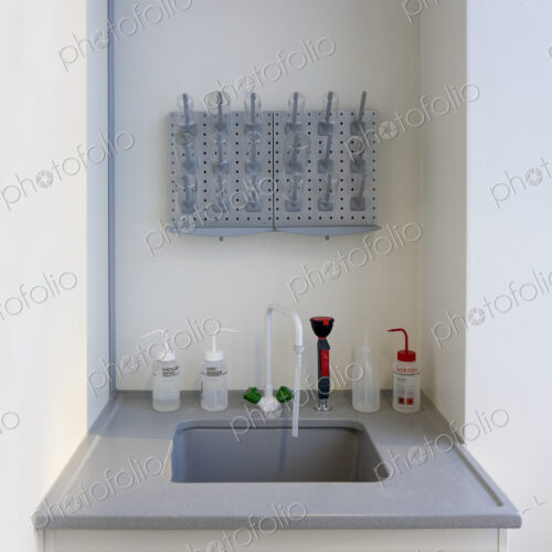 Chemistry laboratory at a university chemistry department . Chemistry laboratory at a university chemistry department .