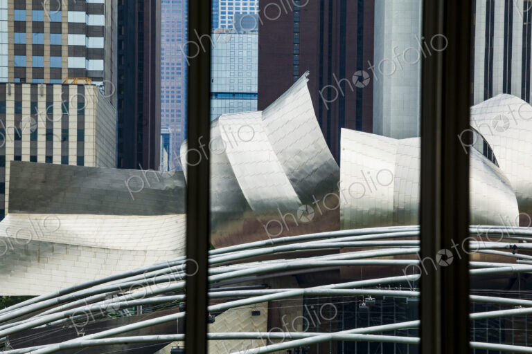 Chicago city skyline, view from the Art Institute of Chicago ofo the Jay Pritzker…