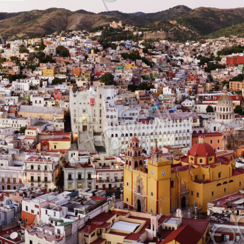City Skyline, Overlook at the P?¡pila City Skyline, Overlook at the P?¡pila