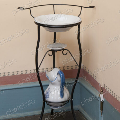 Classic Wash Basin