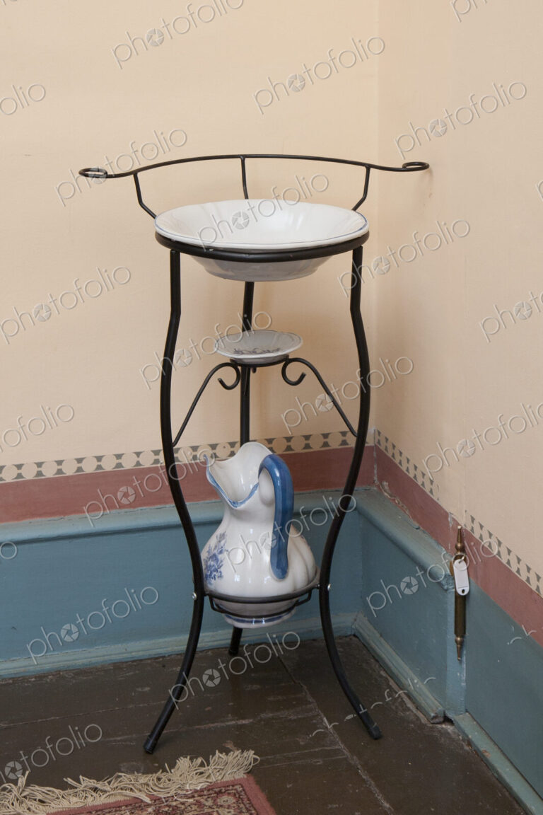 Classic Wash Basin