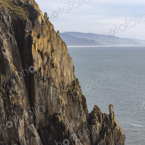 Cliffs and coastline from Oswald West State Park, near Manzanita, Oregon Cliffs and coastline from Oswald West State Park, near Manzanita, Oregon