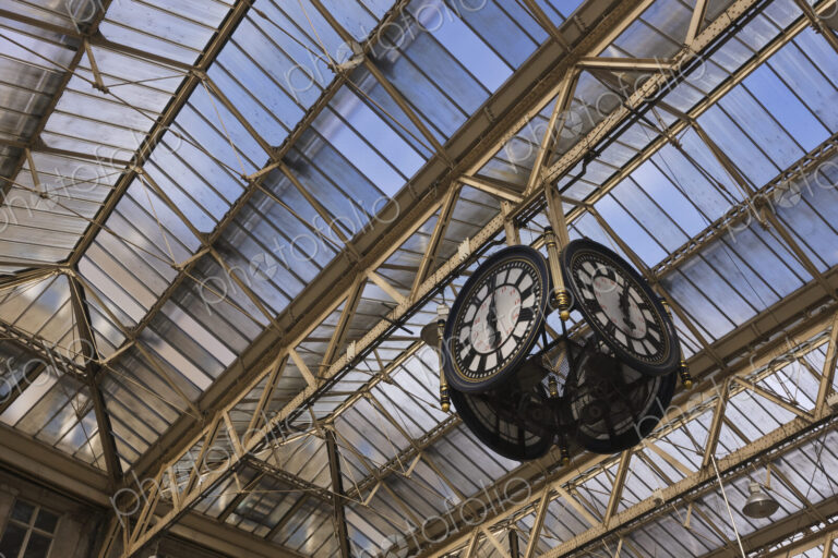 Clock in Waterloo Station