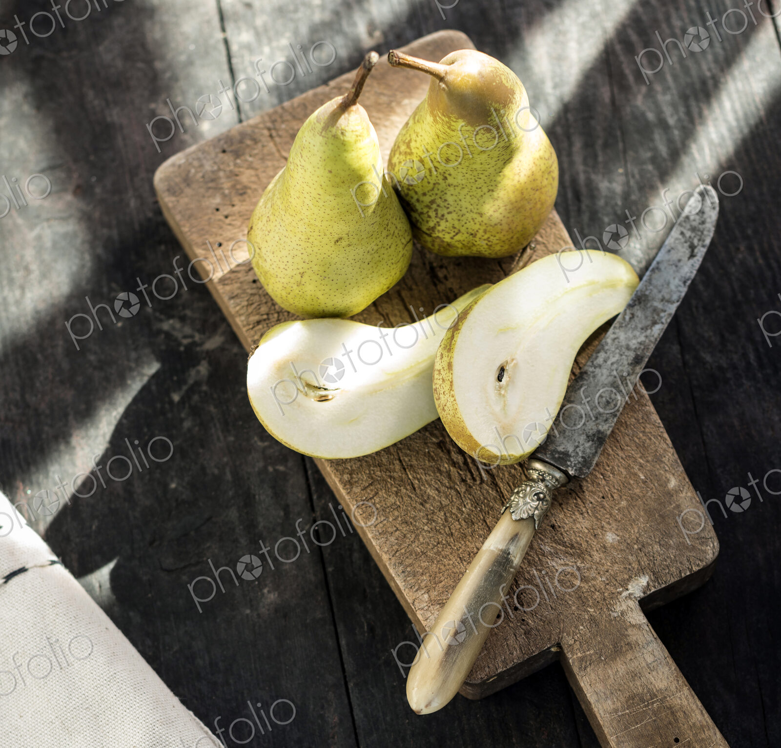 Close up of fresh sliced pears