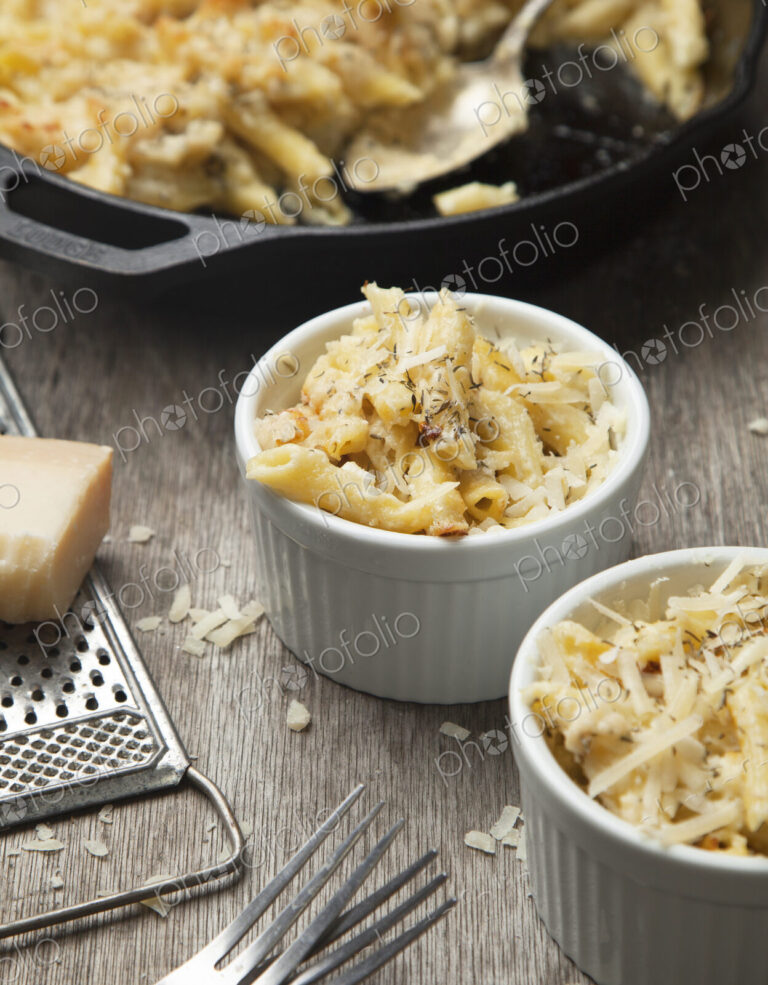 Close up of macaroni and cheese ramekins