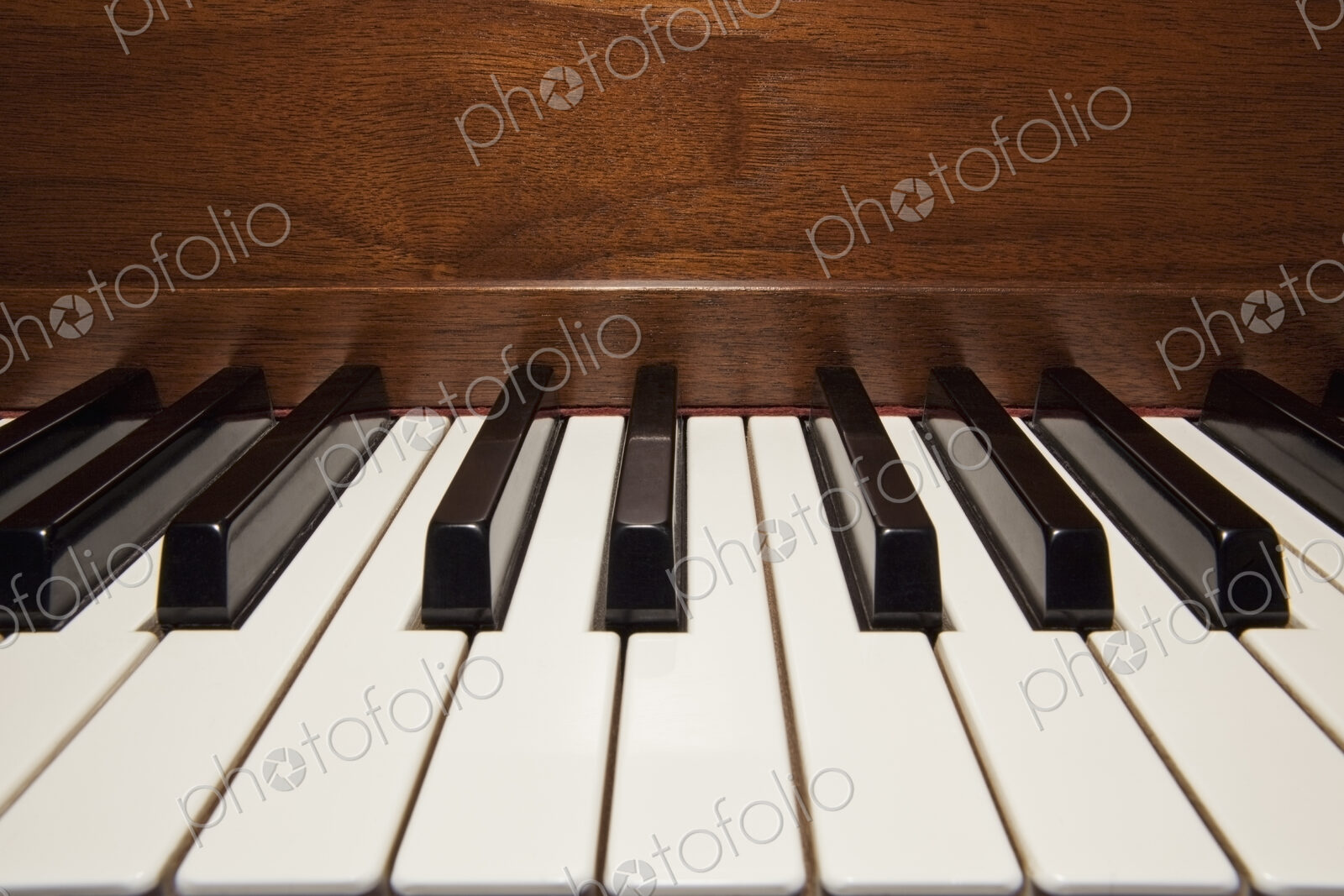 Close up of piano keys.