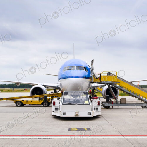 Commercial Airliner