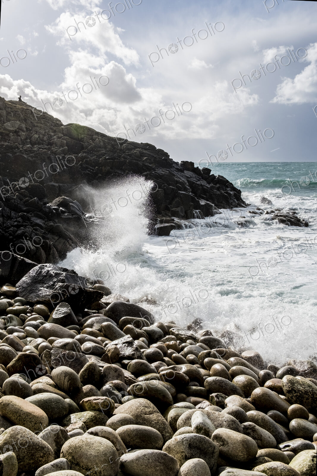 Cot Valley and coastline at Porth Nanven Cove on the West Cornwall coast. Waves…