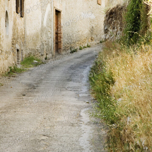 Country Road Passing House Country Road Passing House