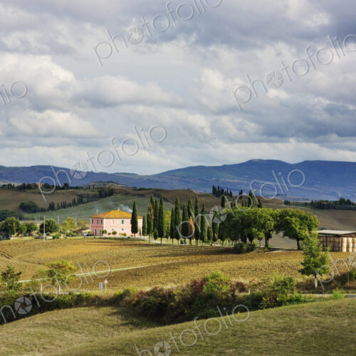 Country Road with Farmhouse in Val D'Orci Country Road with Farmhouse in Val D'Orci
