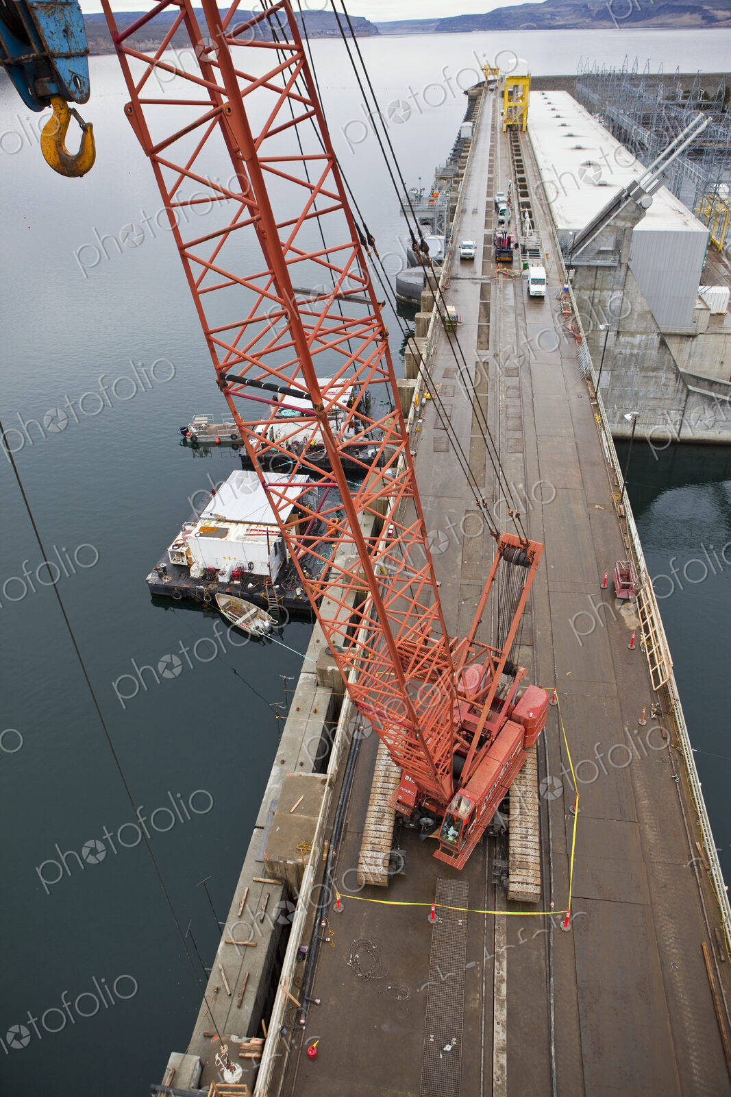 Crane over Wanapum dam.
