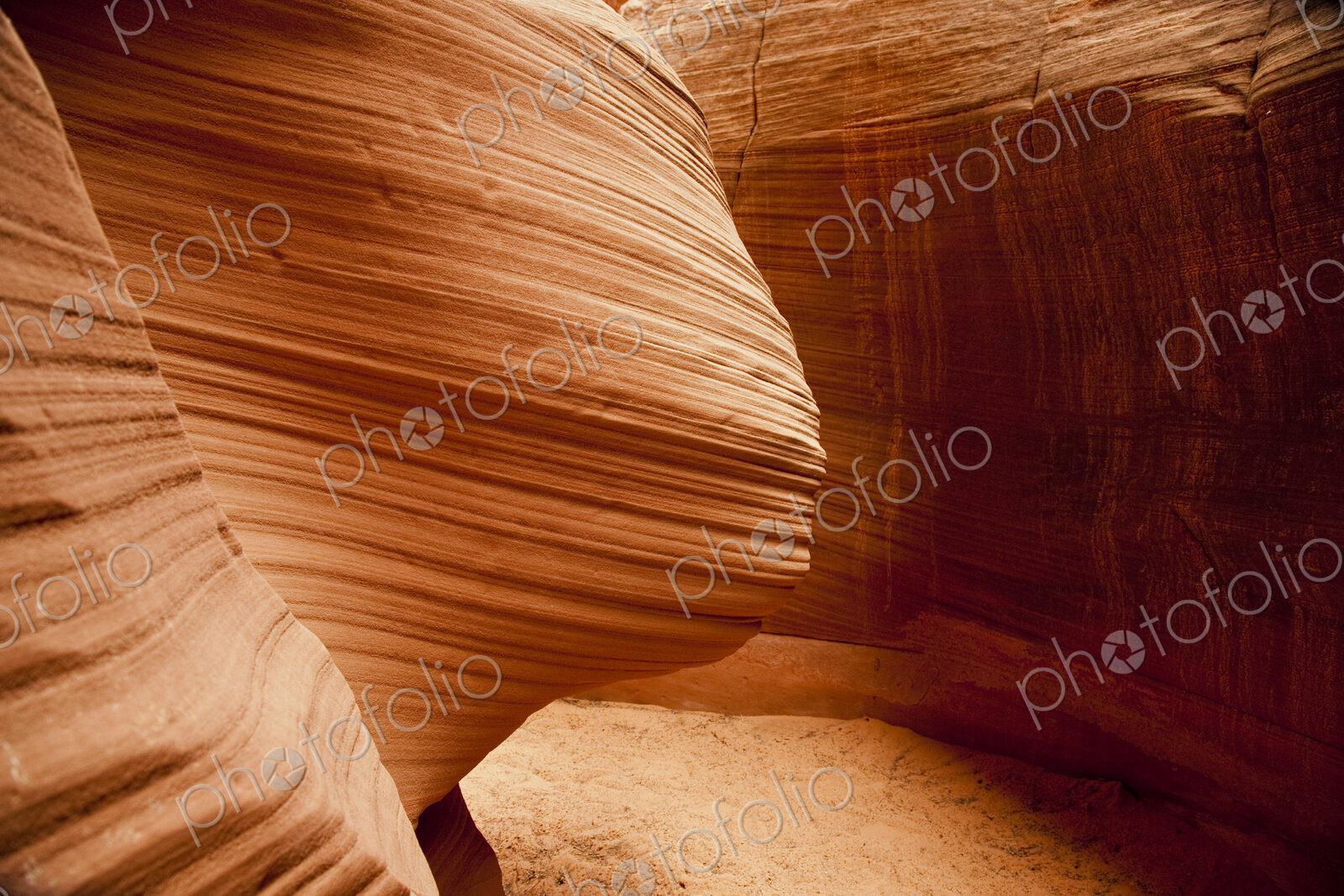 Curving rock walls in Antelope Canyon, Page, Arizona, United States