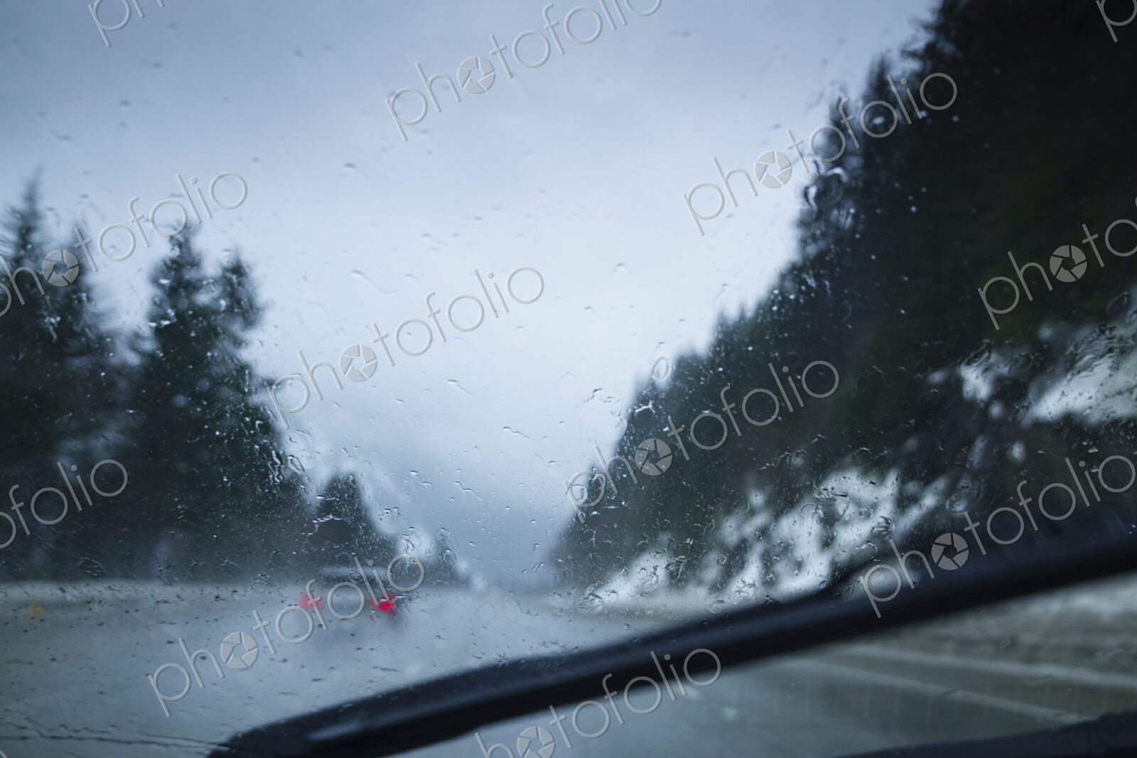 Driving on the rain and snow, Interstate 90, Snoqualmie Pass