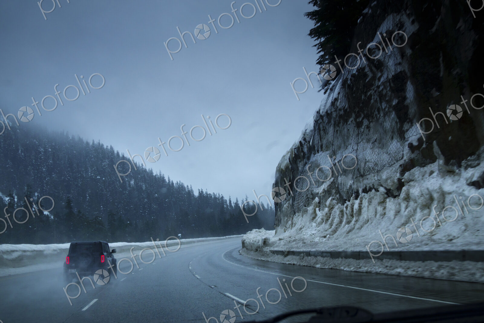Driving on the rain and snow, Interstate 90, Snoqualmie Pass
